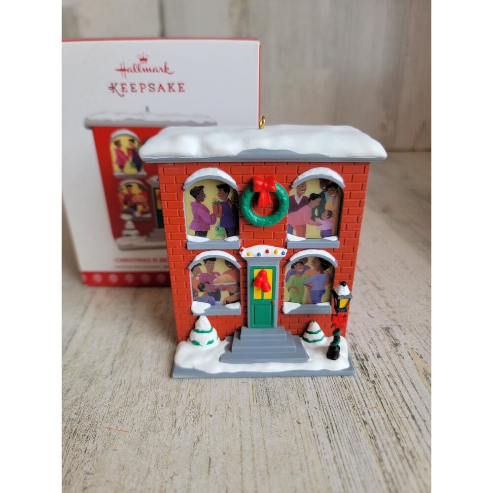 Hallmark Christmas Is Better Together‎ ornament Xmas family apartment